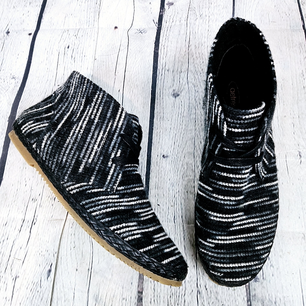 AETREX | Addison fabric laceup high top flat shoes